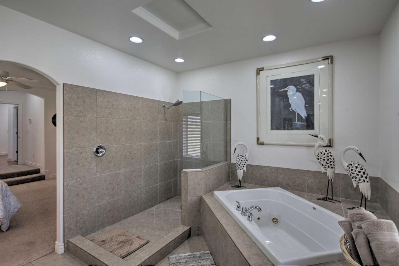 Desert Condo With Pool About 3 Miles To Colorado River! Bullhead City Bagian luar foto