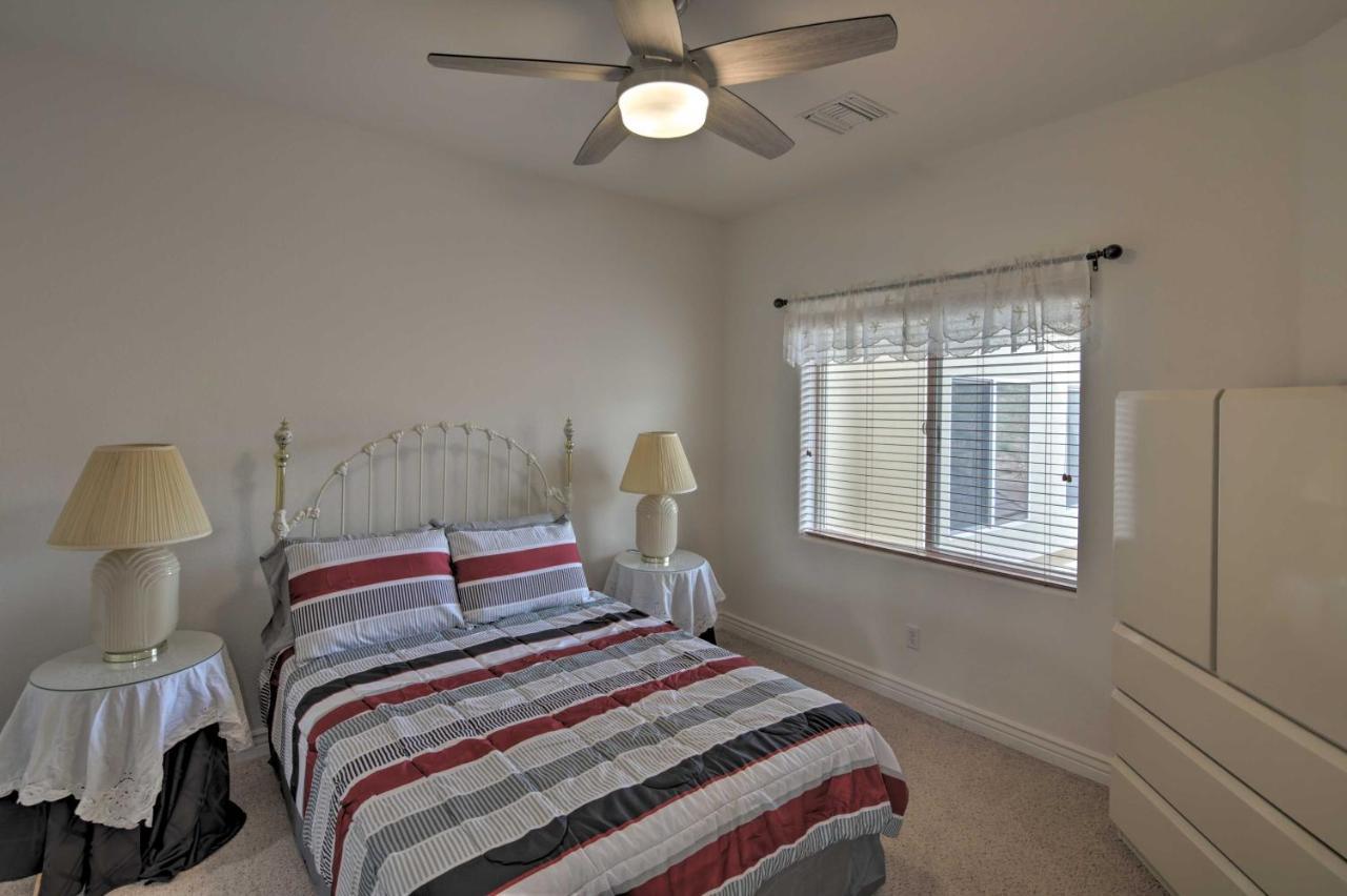 Desert Condo With Pool About 3 Miles To Colorado River! Bullhead City Bagian luar foto