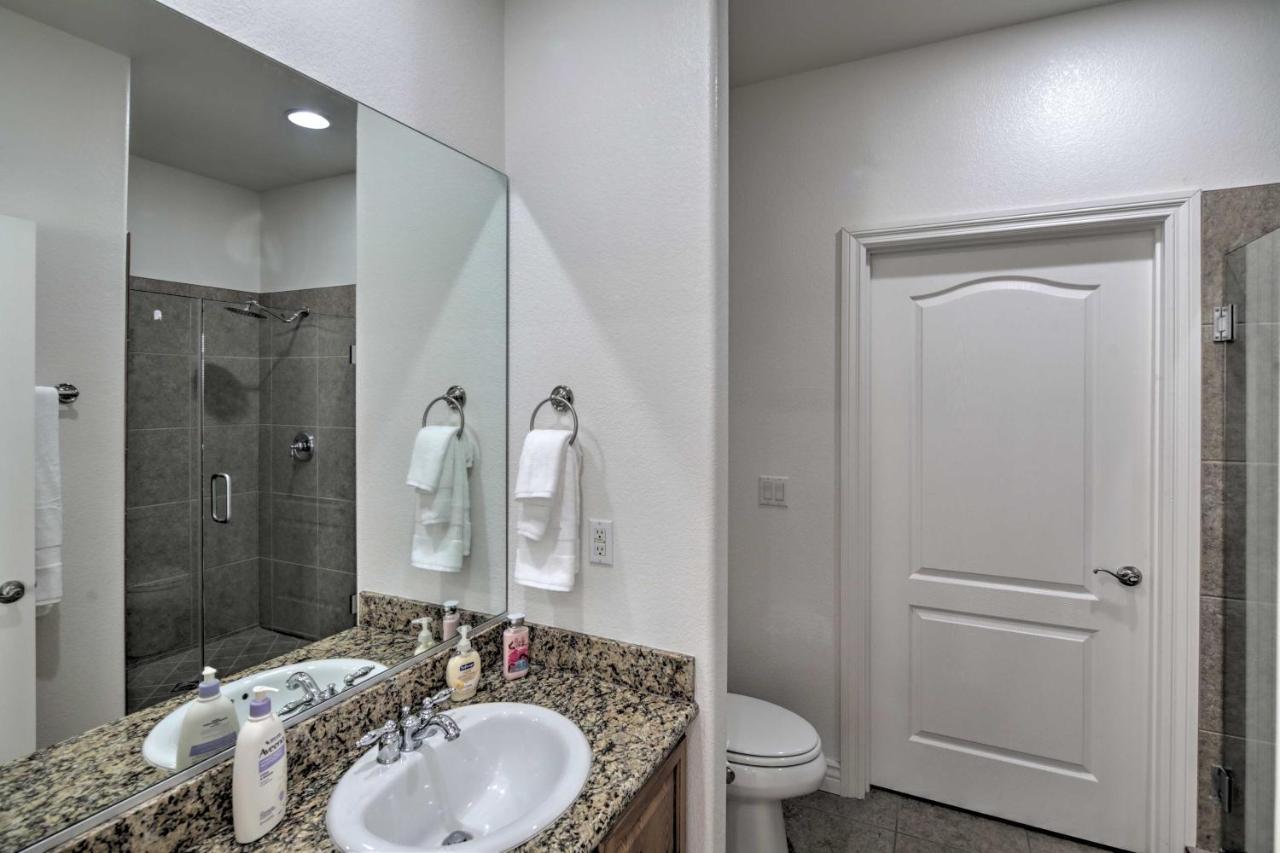 Desert Condo With Pool About 3 Miles To Colorado River! Bullhead City Bagian luar foto