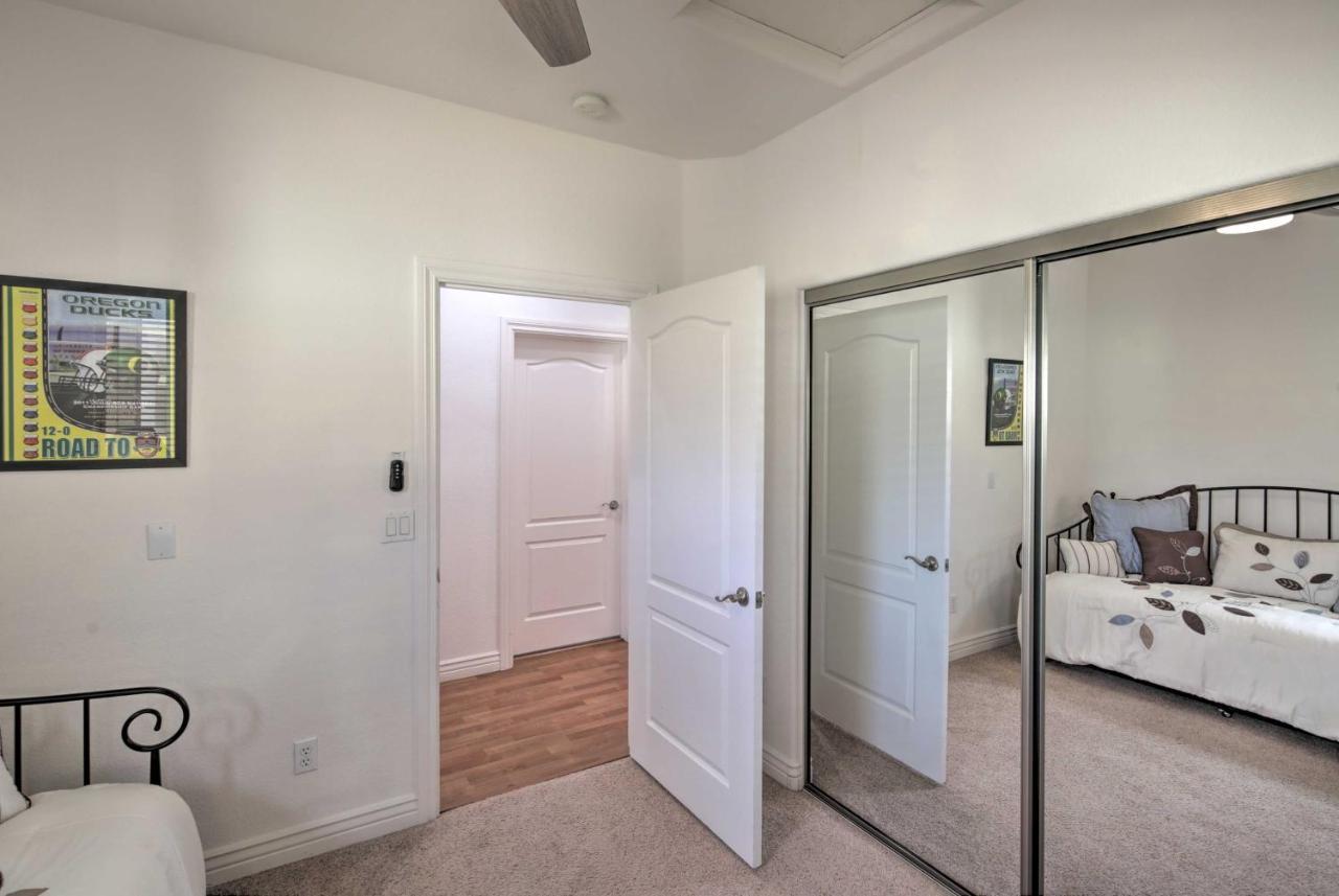 Desert Condo With Pool About 3 Miles To Colorado River! Bullhead City Bagian luar foto